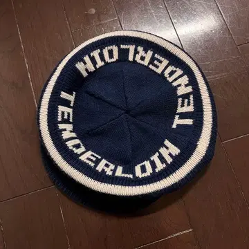 텐더 로인 챙 달린 니트 캡 네이비