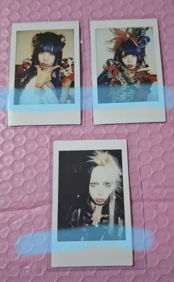 0.1g의 오산 미도리카와 유우 폴라로이드 세트