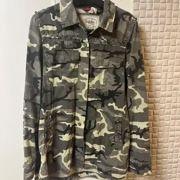 ZARA 카모 패턴 스터드 긴팔 셔츠 12/31까지