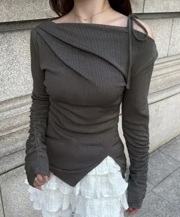 JUNOAH 원숄 아지메 드레이프 티셔츠