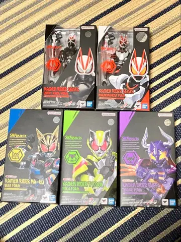 S.H.Figuarts 가면라이더 기츠 타이쿤 나고 버퍼