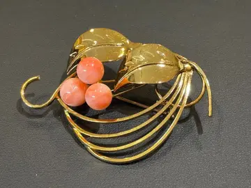 골드 잎 디자인 브로치