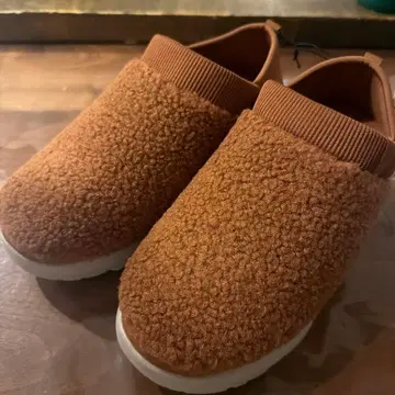 워크맨 트레드 모크 보아 플리스 소재 브라운 슬립온