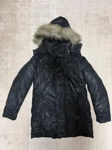 퍼 포함 후드 블랙 다운 자켓