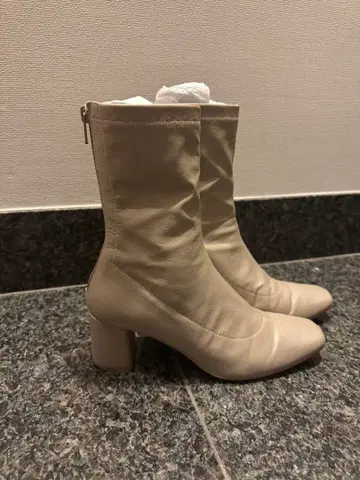 다이애나 베이지 숏부츠 사이즈 23cm 뒷지퍼