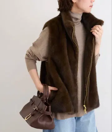 스탠드 카라 퍼 베스트