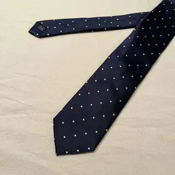 [고급스러운 네이비 미사용 새상품] HILTON 도트 넥타이 일본제 힐튼