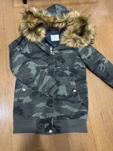 카모 패턴 퍼 트리밍 자켓