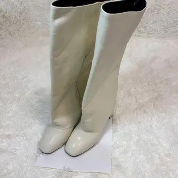 새상품급 알파 큐빅 화이트 22.5cm 천연 가죽 부츠 청키힐