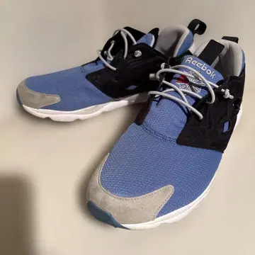 리복 펌프 퓨리 라이트 스니커즈