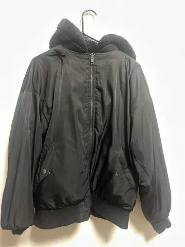 리버서블 후드 부착 자켓 블랙