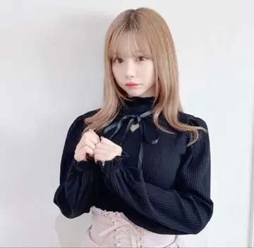 MARS 원톤 하트 컷아웃 골지 상의