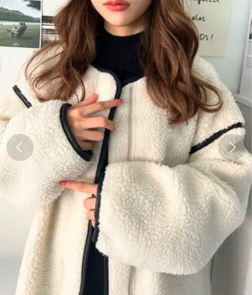 복슬복슬 보아 가죽 파이핑 노카라 자켓