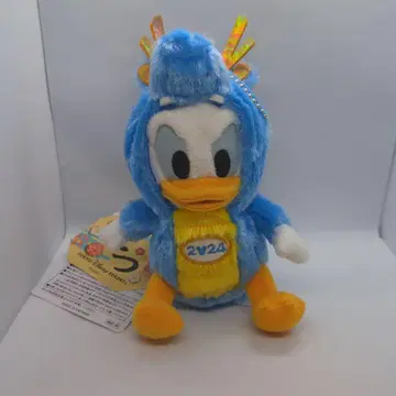 도널드 덕 2024 간지 용 인형 배지