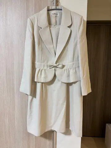 17호 베이지 자켓과 원피스 세트