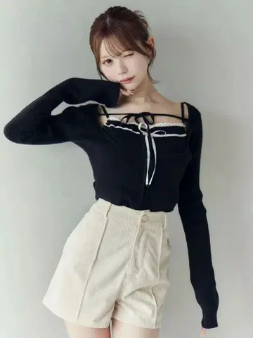 EATME 바이컬러 캐미 니트 앙상블 상의