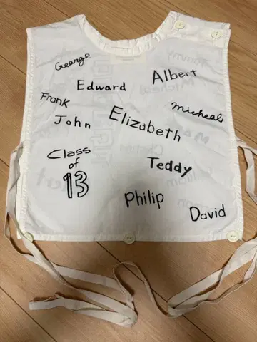 BEAMS BOY 화이트 상의 이름 프린트 슬리브리스 면 100% 버튼