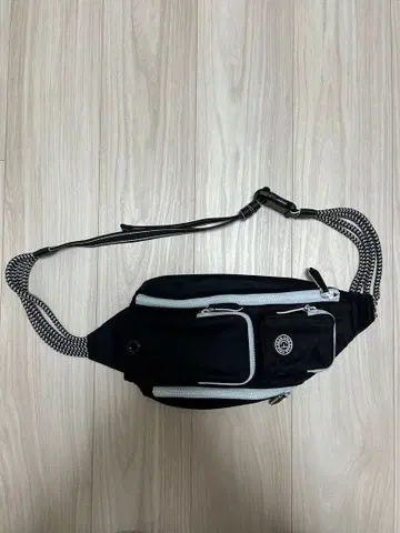 콜한 바디백 블랙