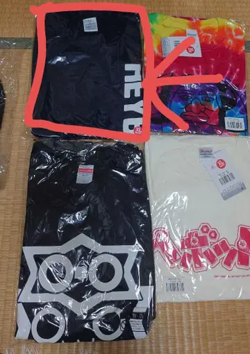 블랙의 헤봇 디자인 콜라보 T셔츠