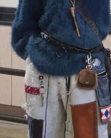 아오바 착용 AMBUSH 팔찌 FLOWER 카라비너