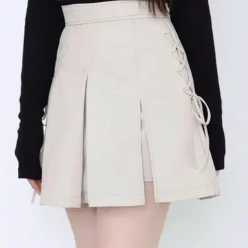 EATME 레이스업 인조 가죽 플리츠 스커트 아이보리 M 사이즈