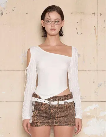 HILLDA 상의 시즈니룩