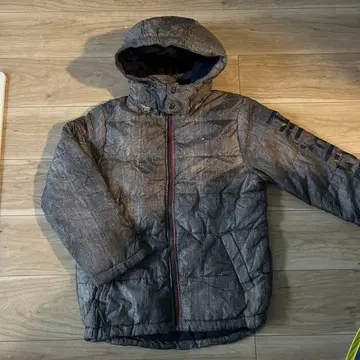 Tommy Hilfiger 후드 부착 다운 자켓