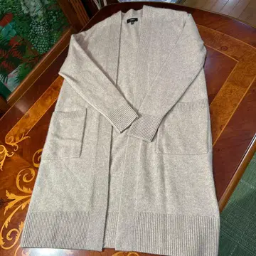 띠어리, 너구리 30%, 롱 가디건 포켓 부착, 미사용에 가까움.