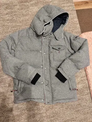 BEAMS HEART 그레이 다운 자켓 L 사이즈 1회 착용만