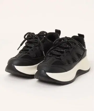 통굽 블랙 스니커즈