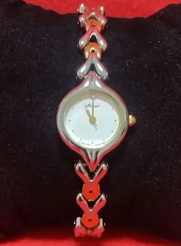 카시오 므뉴에 2색 다이얼 1P 다이아몬드 포함 팔찌 여성용 쿼츠