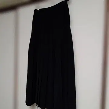 KANeko ISAO 블랙 플리츠 스커트