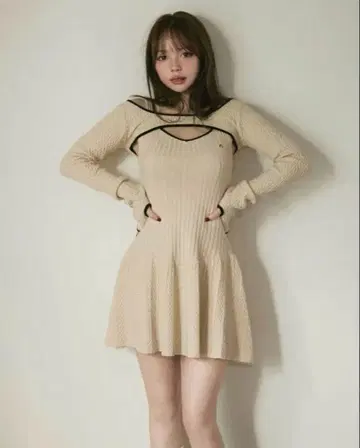 andmary Nana 케이블 플레어 미니 드레스 베이지