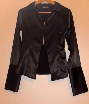 키스 더 클럽 새틴 블라우스