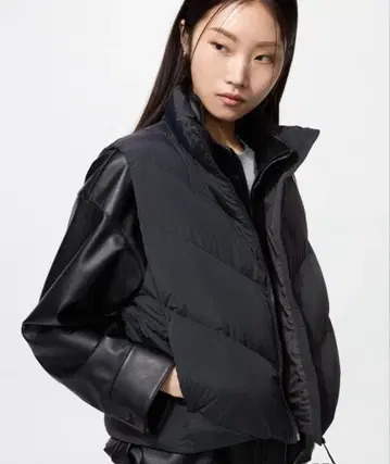 유니클로 퍼프 테크 크롭 베스트 L 사이즈 블랙