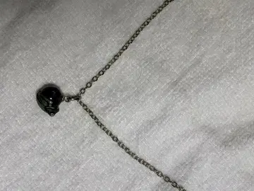 개구리 목걸이 보라색 구슬