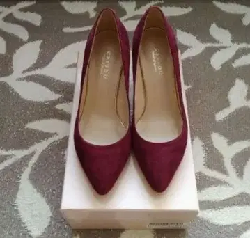 모드 에 자코모 carino 스웨이드 펌프스 20,900엔