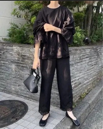 perna 레이스 자수 셋업