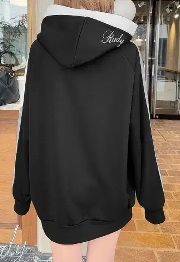 Rady 블랙 후드 부착 후드티 M 사이즈