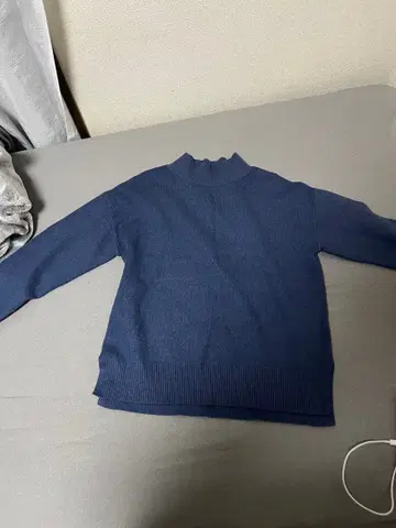 글로벌 워크 멜티 스탠드 슬릿 풀오버 니트 스웨터