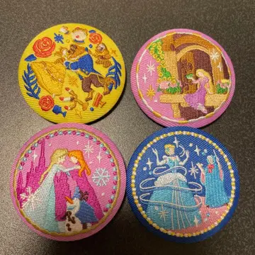 [ 미사용 새상품 ] 디즈니 자수 캔뱃지 4개 세트