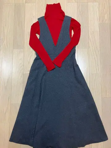 유니클로 저지 오버롤 스커트 & 지유 터틀넥 2세트