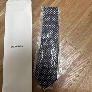 조르지오 아르마니 넥타이 네이비/화이트 체크 무늬