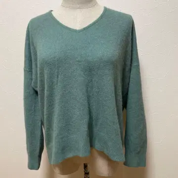그린 V넥 스웨터 긴팔
