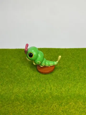 캐터피 피규어 그린 컬러 받침대 포함