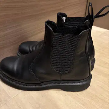 블랙 가죽 사이드 고어 부츠