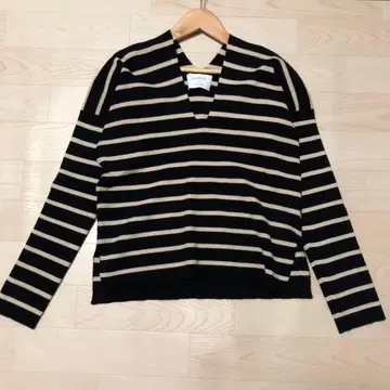긴팔 니트 보더 블랙 x 베이지 미사용에 가까움