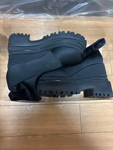 yellow 블랙 통굽 숏부츠