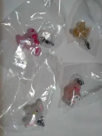 산리오 캐릭터즈 윳토메지루시 액세서리 4개 세트