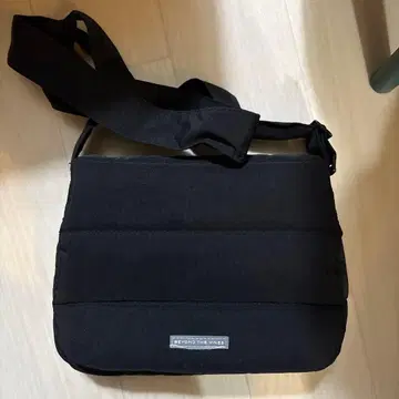 beyond the vines 블랙 백